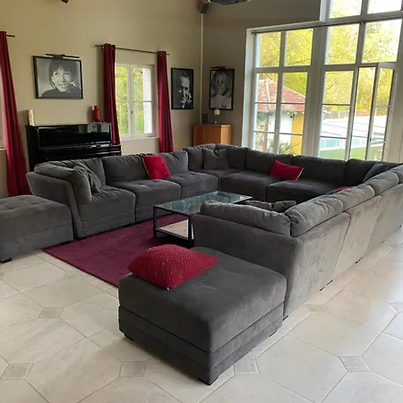 Les De Vila